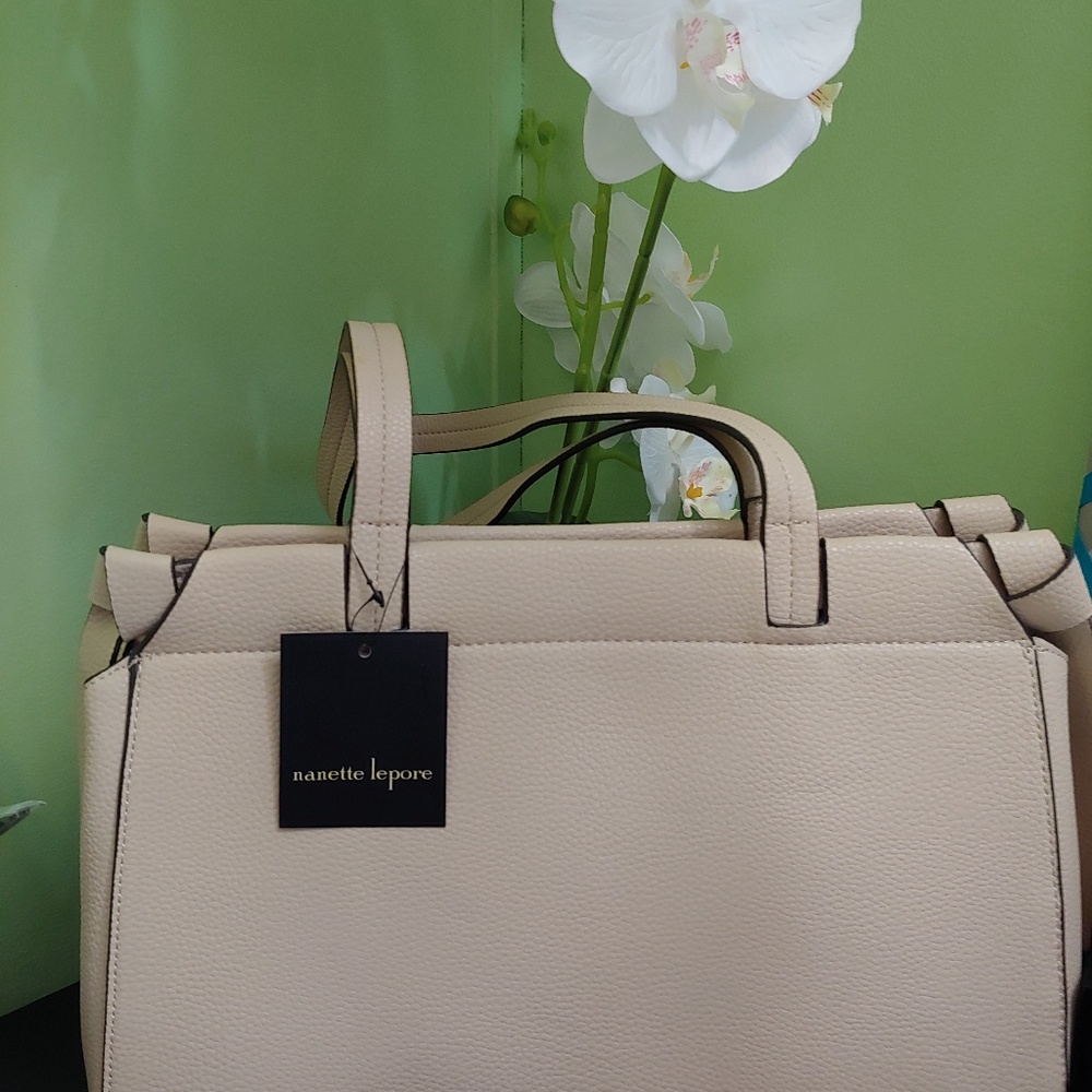 Purses - Picture 4 of 8